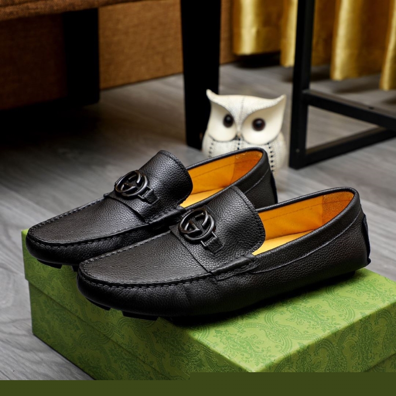 G*u*i leather shoes